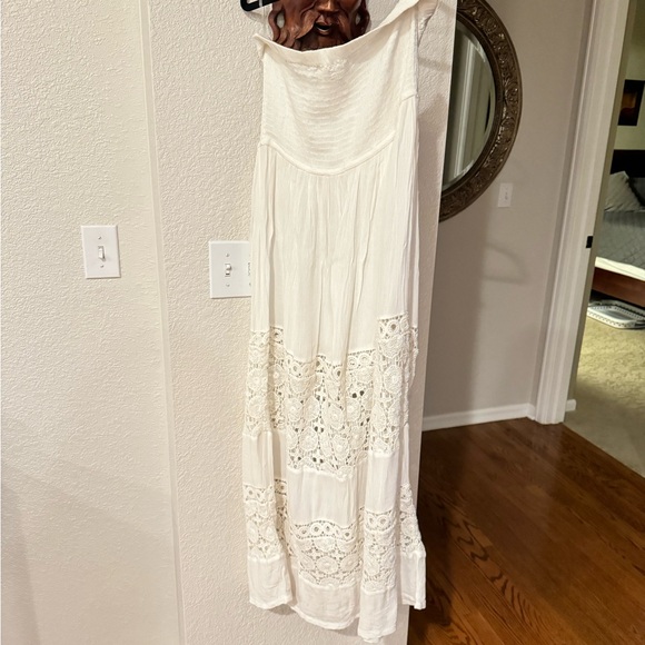 Chelsea28 Farrah smocked cover-up maxi dress - Picture 5 of 10